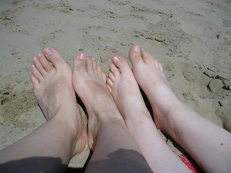 20060820191204-pies.jpg